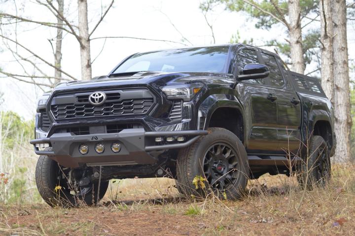 Fab Fours - Fab Fours TB24-03-B Hybrid Front Bumper