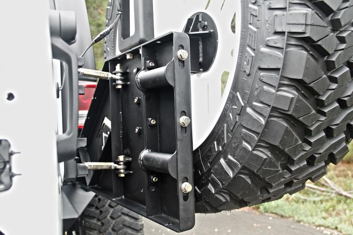 Fab Fours - Fab Fours JP-Y1261T-B Off The Door Tire Carrier
